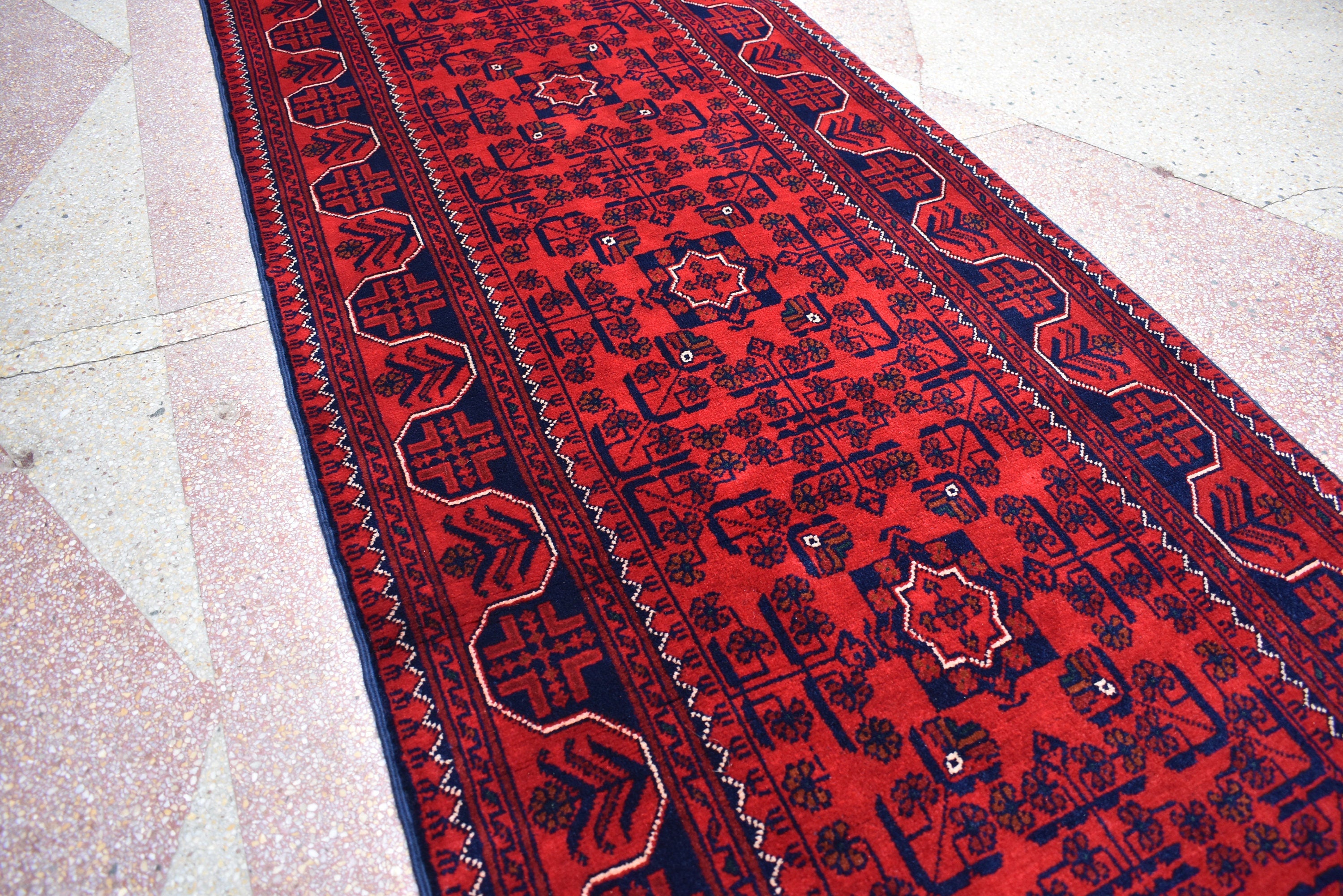 3x20ft Red Bukhara Runner Rug – Hand-Knotted Afghan Wool Rug, Ideal for Hallways, Weddings, Festivals & Traditional Events 598X77 cm