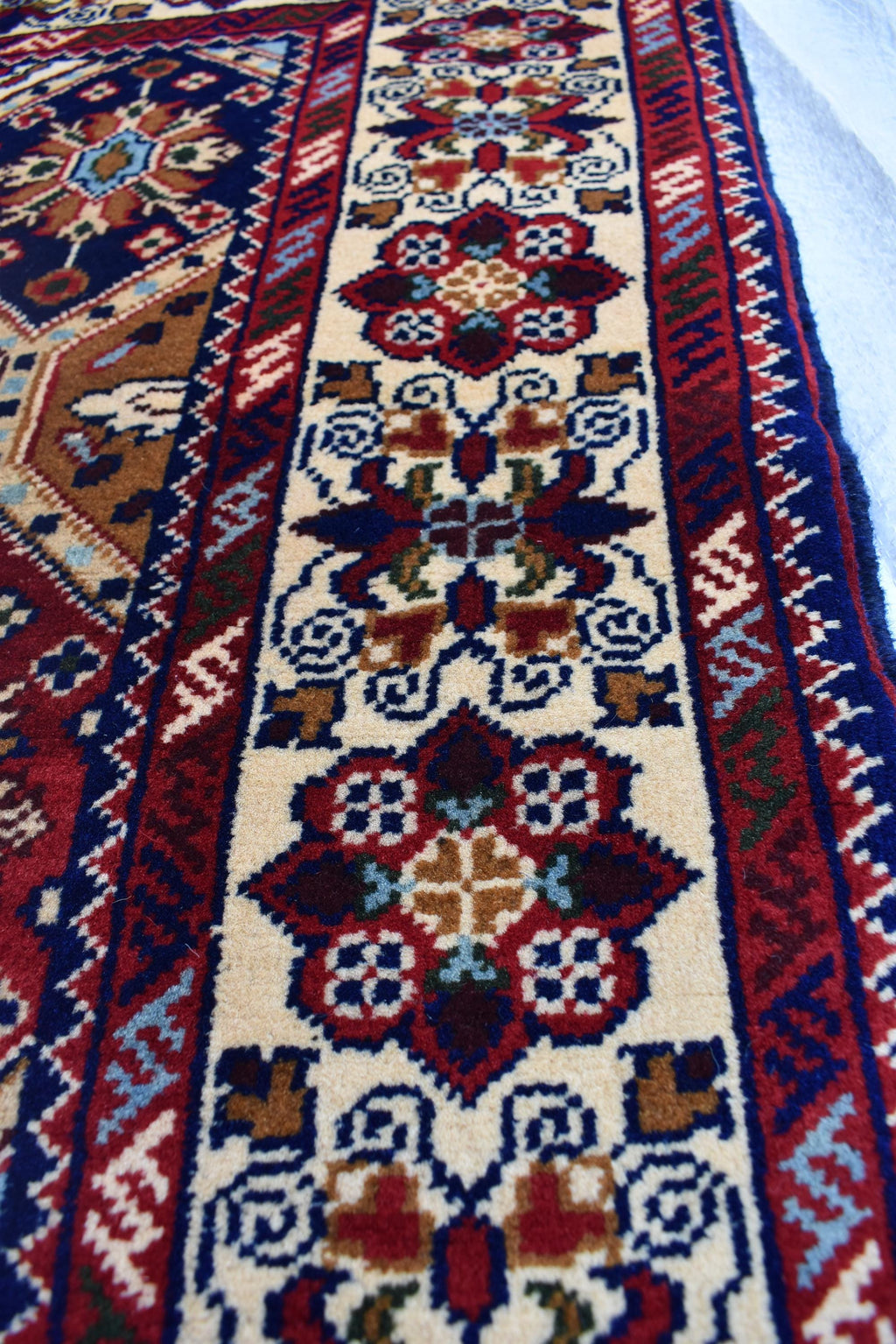 Kashi Maranus Afghan Handmade 5×3.2 ft, Luxurious Persian Style Wool rug, Authentic Oriental design, Rugs for Living Room, Bedroom Rug