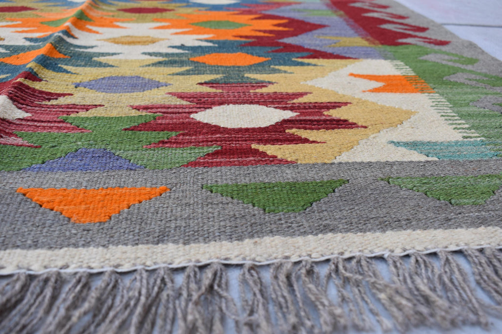 Afghan Kilim Rug – Handwoven Wool, Geometric Tribal Design, 5.11x3.11 ft, Small Living Room Rug, Farm House Rug, Yoga Rug