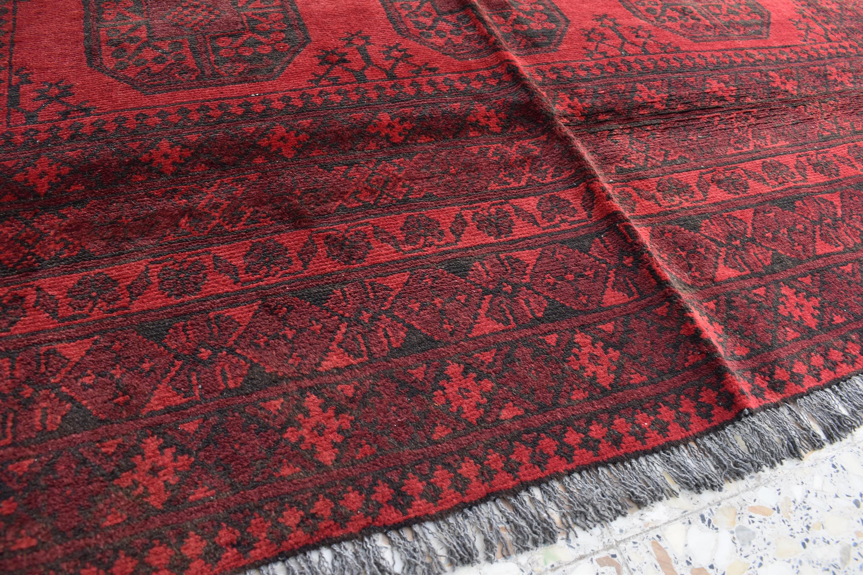 Vintage Wool Rug 9.5 x 6.8 ft | Antique Handwoven Carpet | Traditional Tribal Design | Vintage Area Rug for Living Room or Dining Room