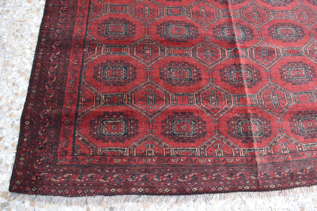 Vintage Wool Rug 8.10 x 6.4 ft | Antique Handwoven Carpet | Traditional Tribal Design | Vintage Area Rug for Living Room or Dining Room.