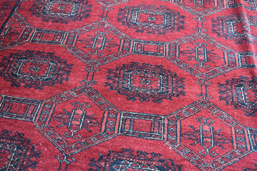 Vintage Wool Rug 8.10 x 6.4 ft | Antique Handwoven Carpet | Traditional Tribal Design | Vintage Area Rug for Living Room or Dining Room.