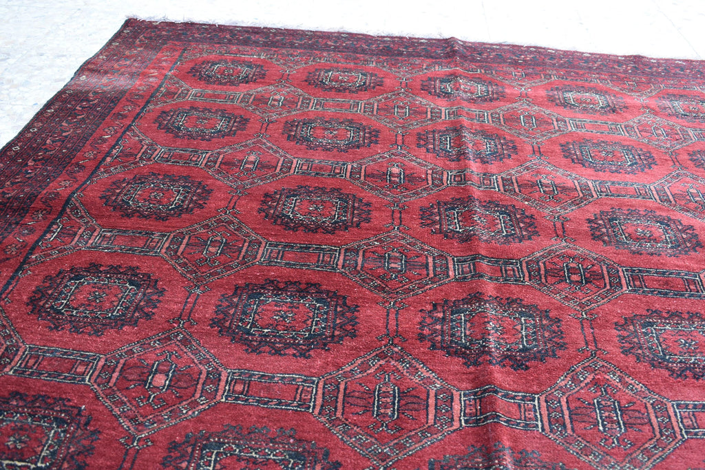 Vintage Wool Rug 8.10 x 6.4 ft | Antique Handwoven Carpet | Traditional Tribal Design | Vintage Area Rug for Living Room or Dining Room.