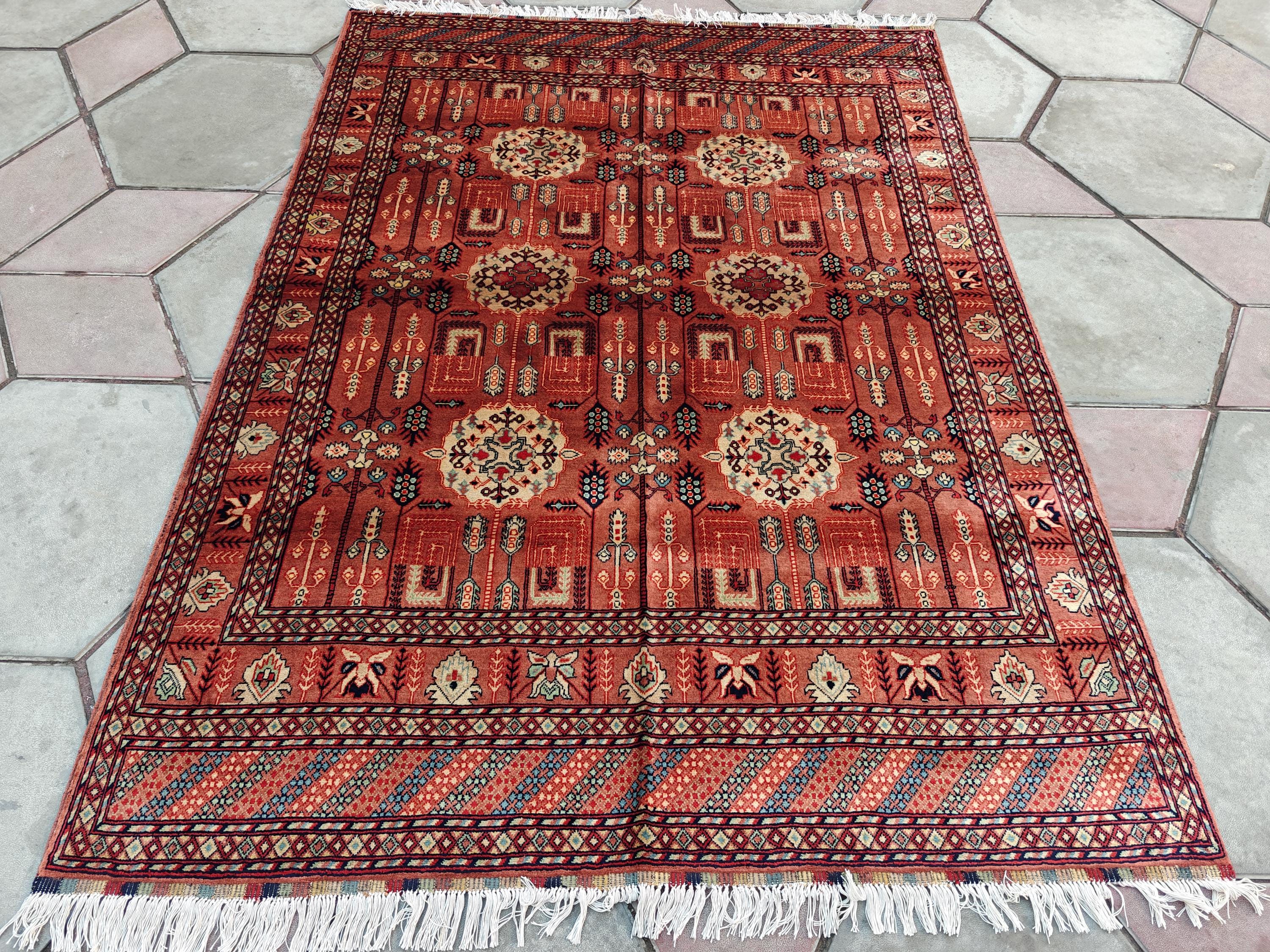 7x5 Authentic Hand-Knotted Sarouk Rug | Persian Wool Carpet | Luxury Area Rug for Living Room or Office, Dining Room Rug, 6.5x4.9 ft