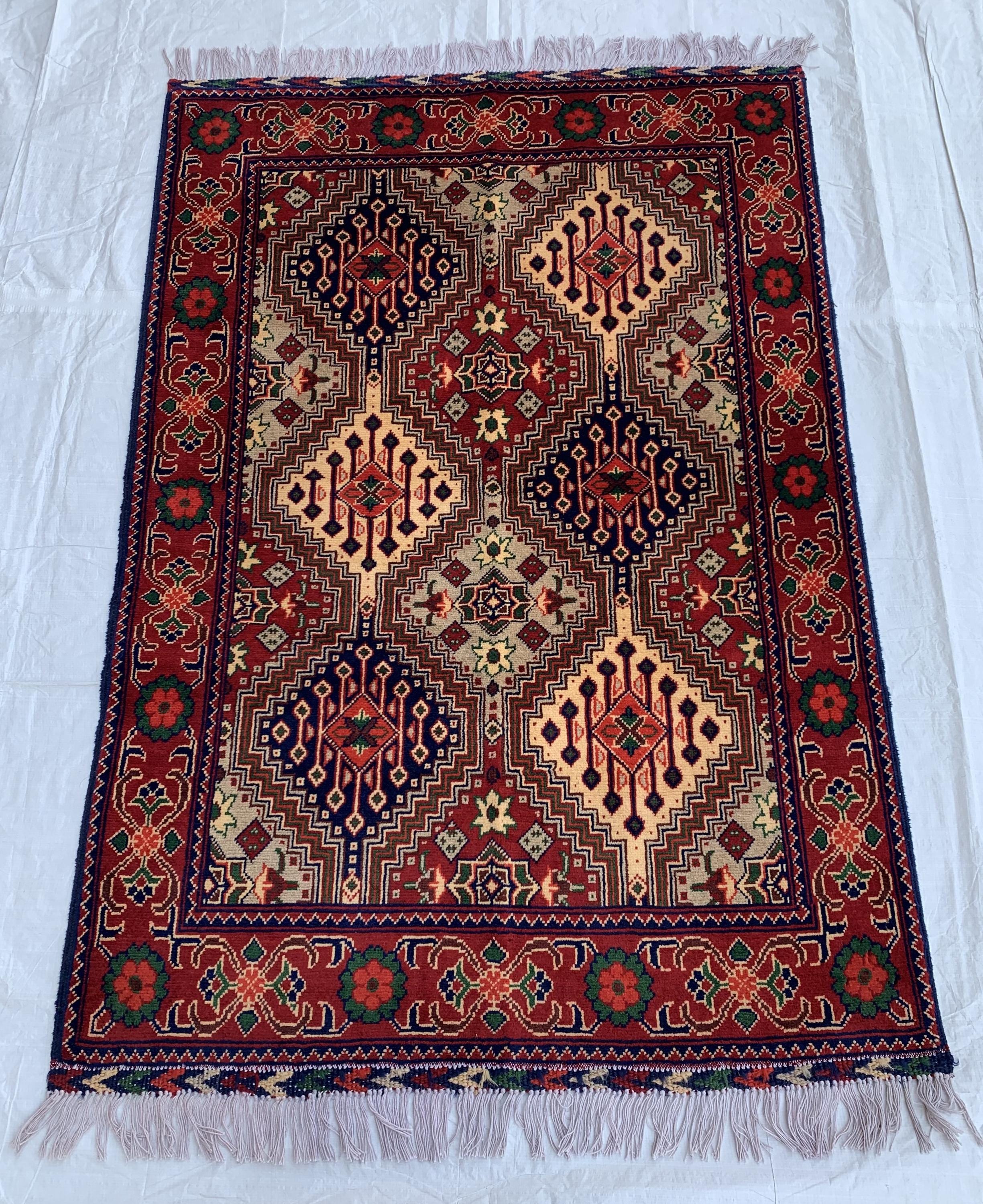 Handmade Yousafi Vibrant Colors 4.10x3.3 ft- Wool Area Rug with Floral Medallion Design, Perfect for Living Room, Bedroom, or Entryway Decor