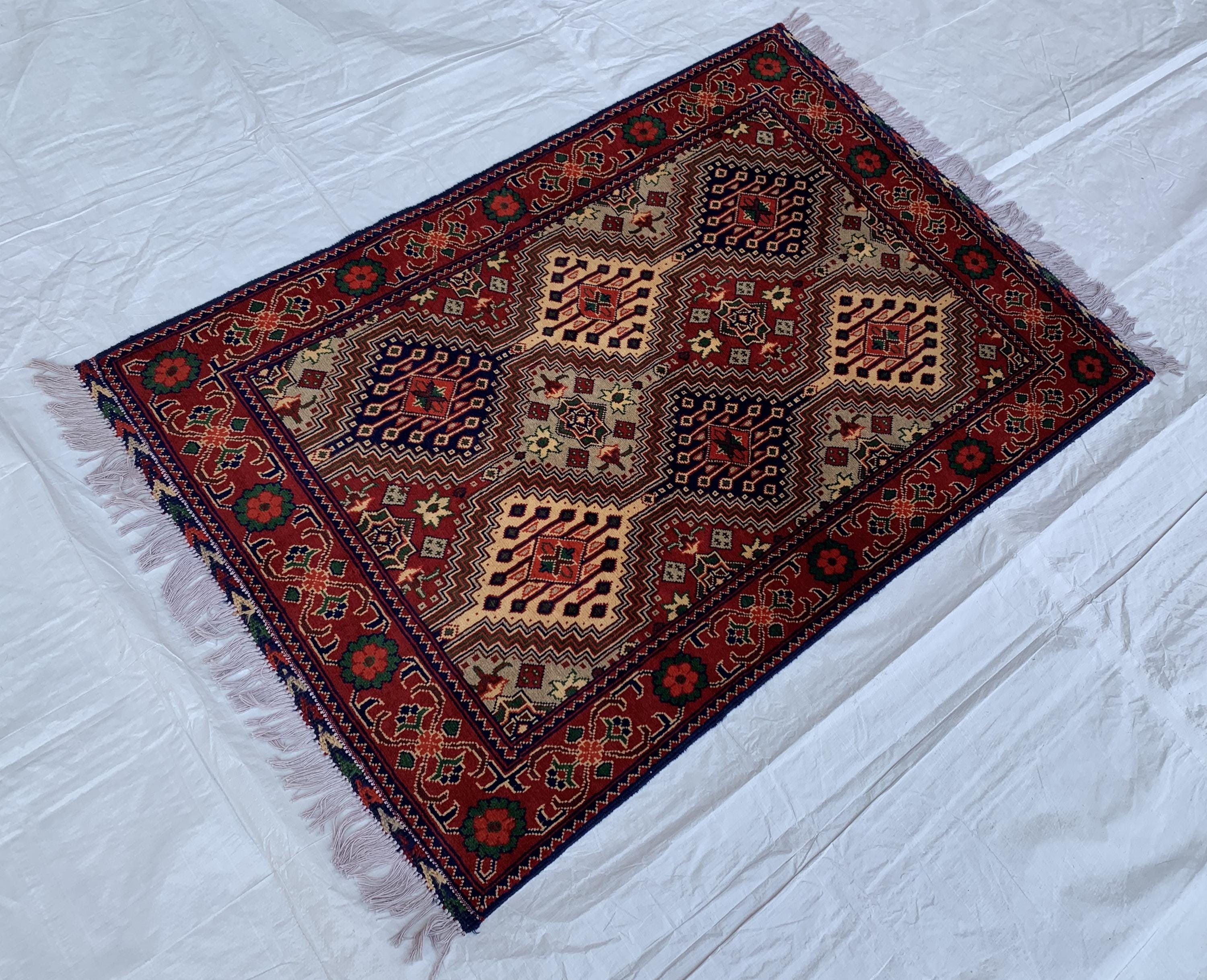 Handmade Yousafi Vibrant Colors 4.10x3.3 ft- Wool Area Rug with Floral Medallion Design, Perfect for Living Room, Bedroom, or Entryway Decor