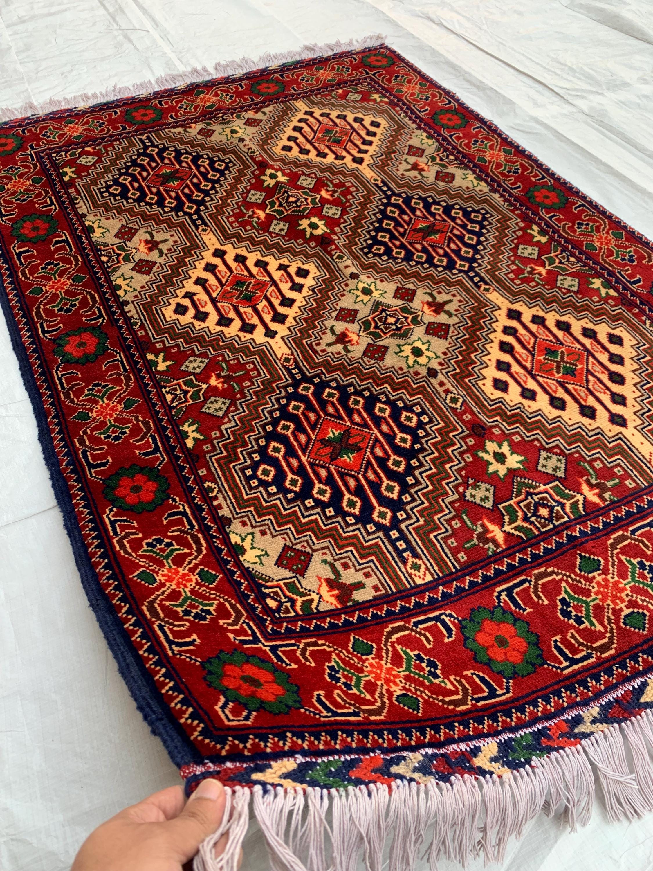 Handmade Yousafi Vibrant Colors 4.10x3.3 ft- Wool Area Rug with Floral Medallion Design, Perfect for Living Room, Bedroom, or Entryway Decor