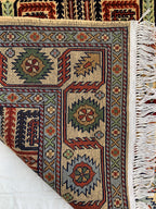 Handmade Persian Sarouk Rug - 5.2x3.4 ft - Wool Area Rug with Floral Medallion Design, Perfect for Living Room, Bedroom, or Entryway Decor