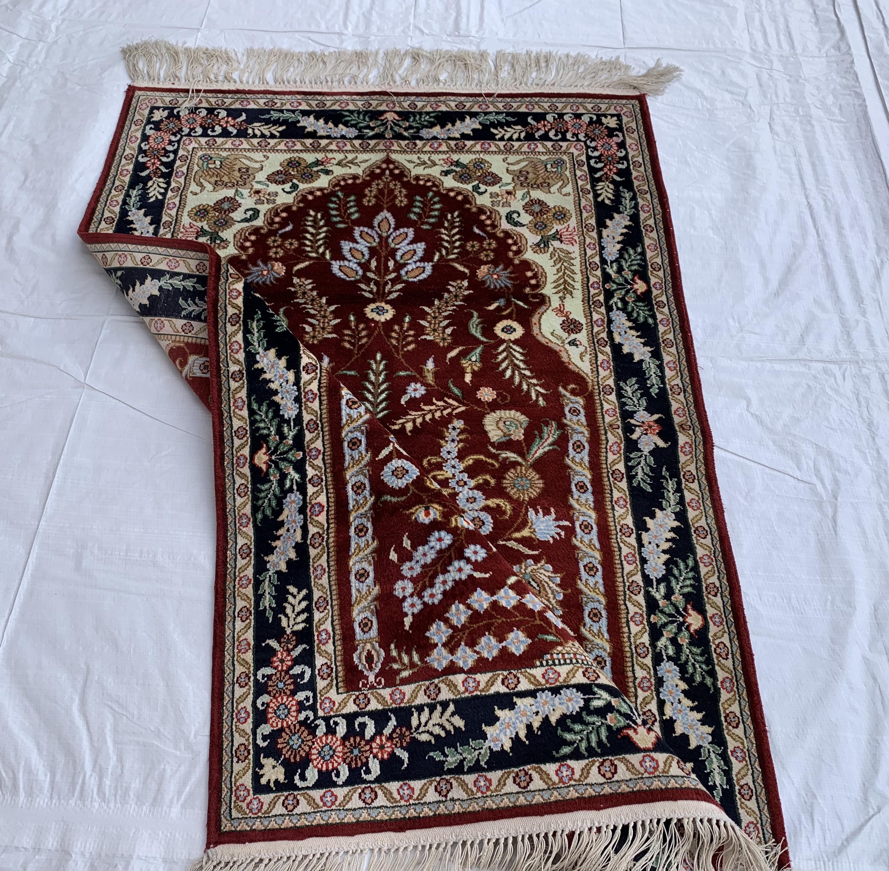 Handmade Silk Prayer Mat – 3.9 x 2.5 ft | Islamic Rug | Muslim Prayer Rug | Soft & Luxurious Sajjadah | Turkish Style Janamaz | Islamic Gift