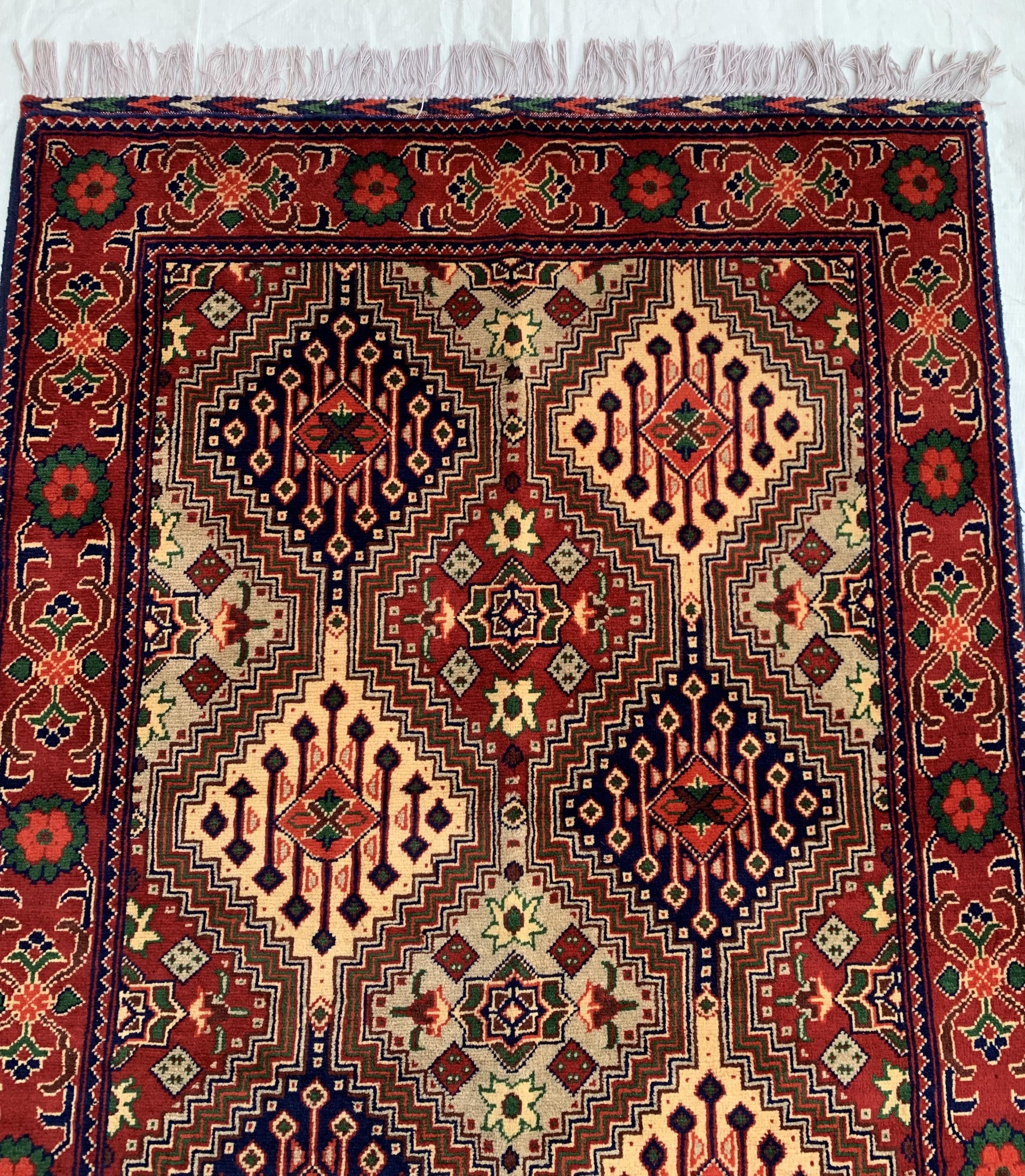 Handmade Yousafi Vibrant Colors 4.10x3.3 ft- Wool Area Rug with Floral Medallion Design, Perfect for Living Room, Bedroom, or Entryway Decor