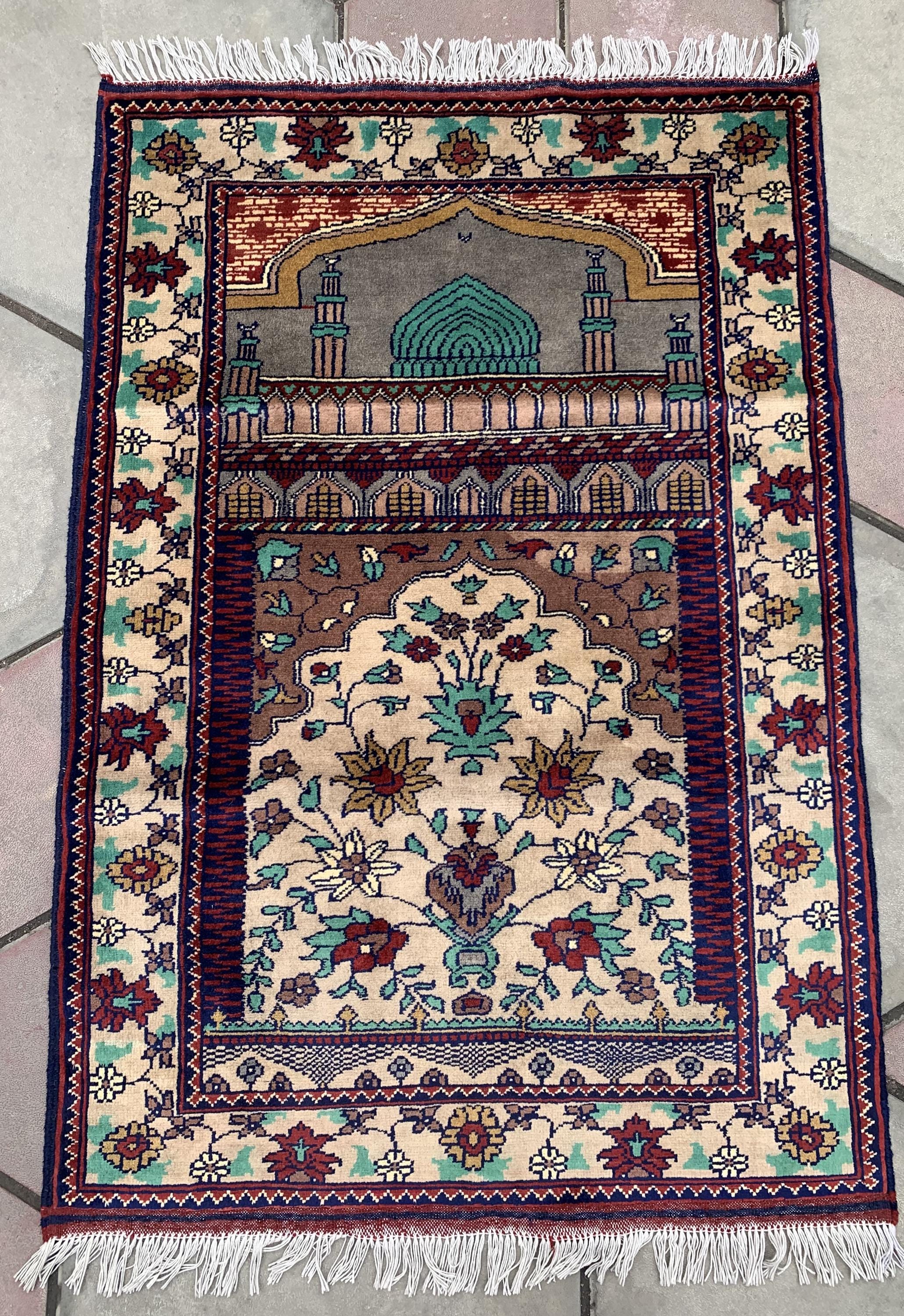 Hand-Knotted Prayer Mat 4.1x2.8 ft – Islamic Rug for Salah, Wool Muslim Prayer Rug, Ramadan Gift