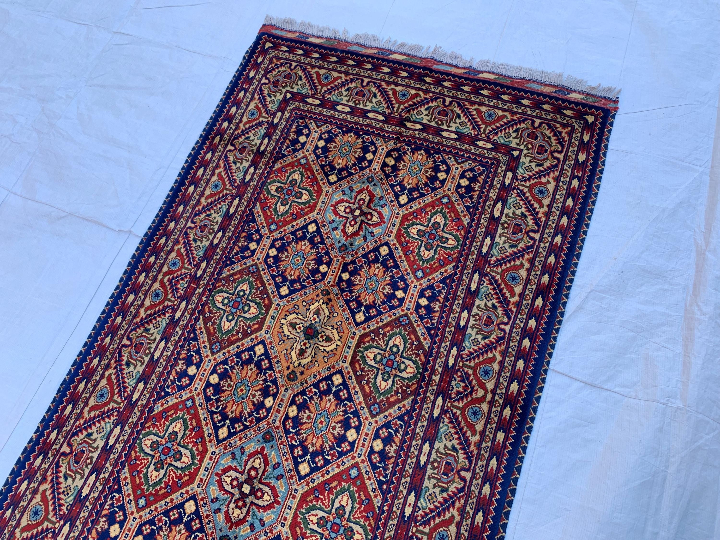 5x3 Handmade Kashi Rug - Multi-Colored Boho Area Rug, Vintage Style, Soft Wool Rug for Living Room, Bedroom, Home Décor 5.2x3.1 ft
