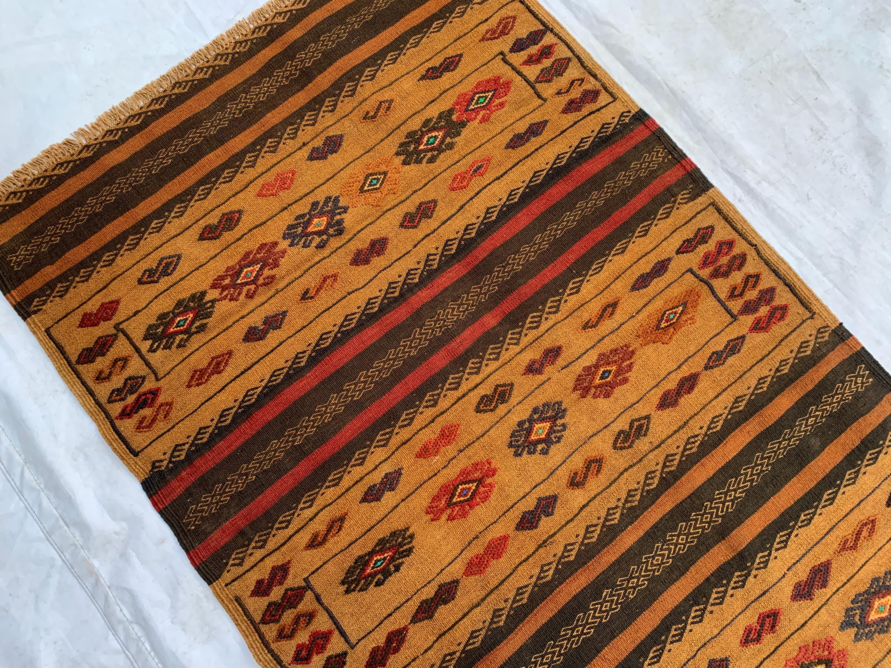 2'9x4'9 Vintage Kilim Rug – Handwoven Wool Tribal Runner – Warm Earth Tones – Geometric Boho Decor – Southwestern Hallway Rug – Afghan Style