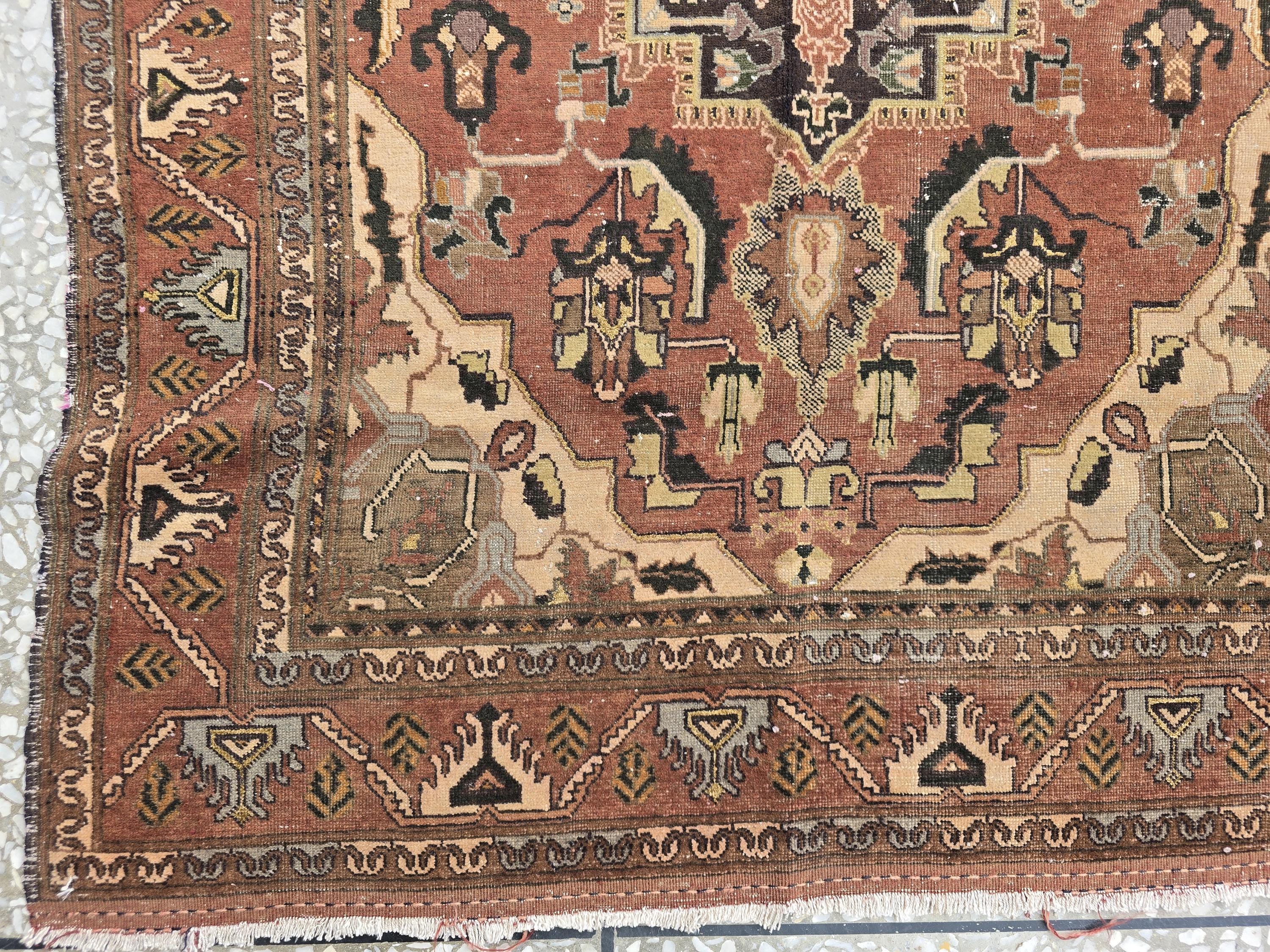 Vintage Heriz-Style Persian Rug – 5.3x3.5 ft – Handwoven Wool Rug in Rust, Beige & Black, Tribal Medallion Design, Boho Home Decor