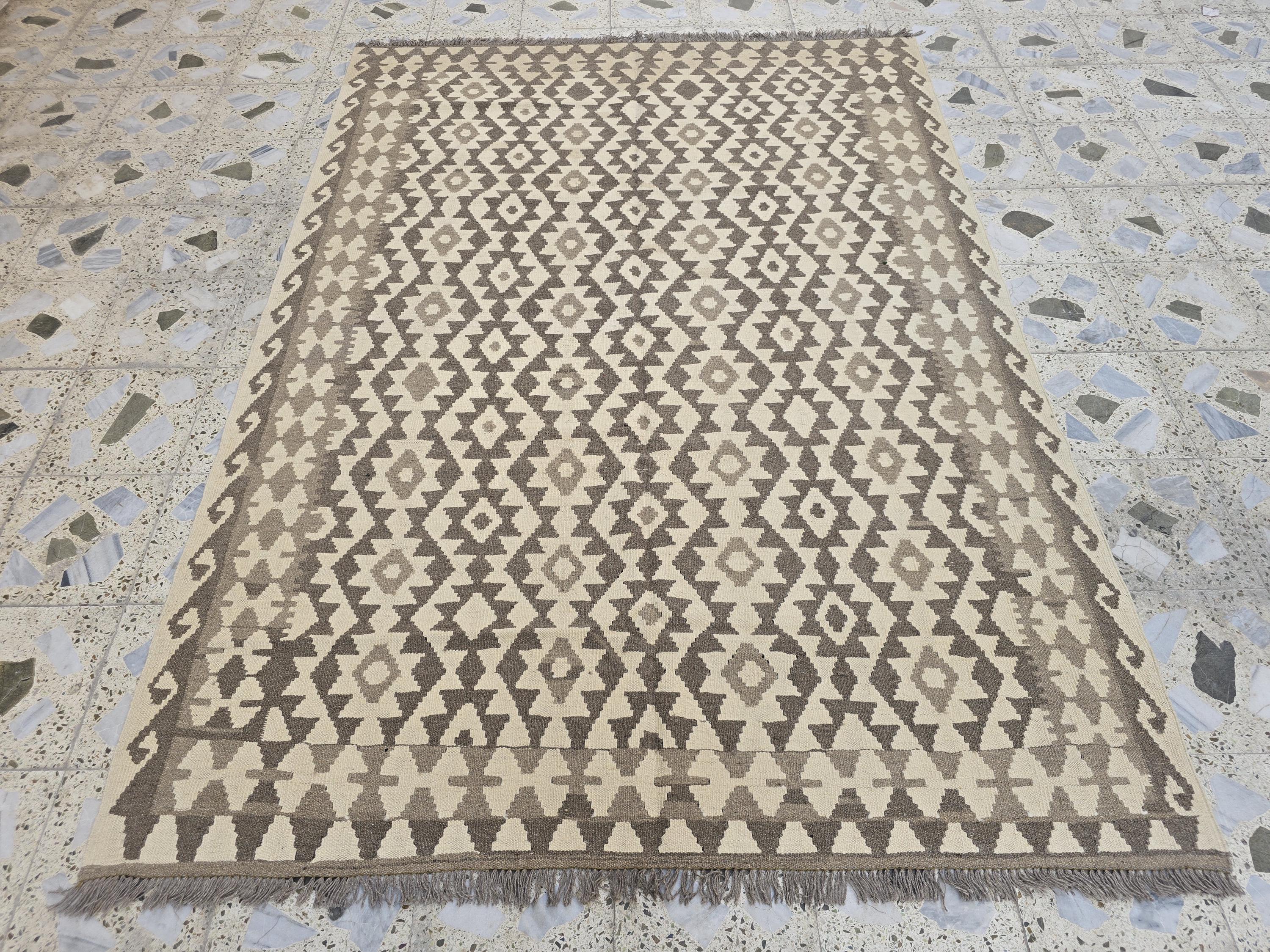 6x8ft, Vintage Kilim Rug – Handwoven Tribal Wool Flatweave in Neutral Beige & Brown –Boho Living Room Rug, Large Area Decor, Collectible Rug
