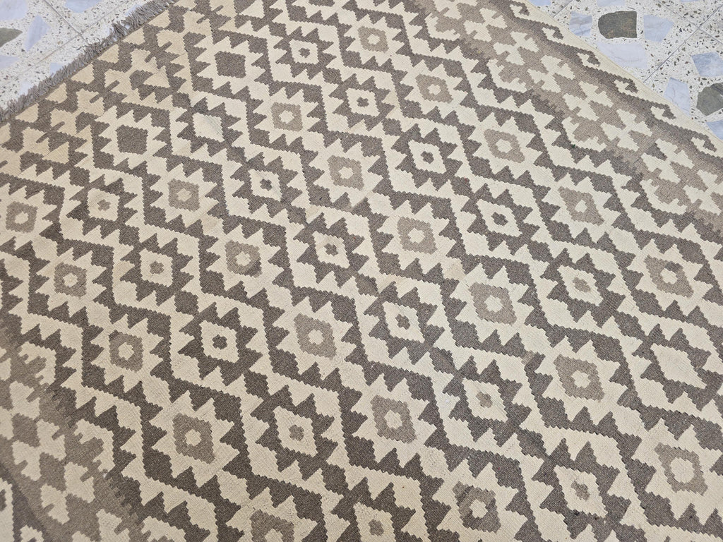 6x8ft, Vintage Kilim Rug – Handwoven Tribal Wool Flatweave in Neutral Beige & Brown –Boho Living Room Rug, Large Area Decor, Collectible Rug