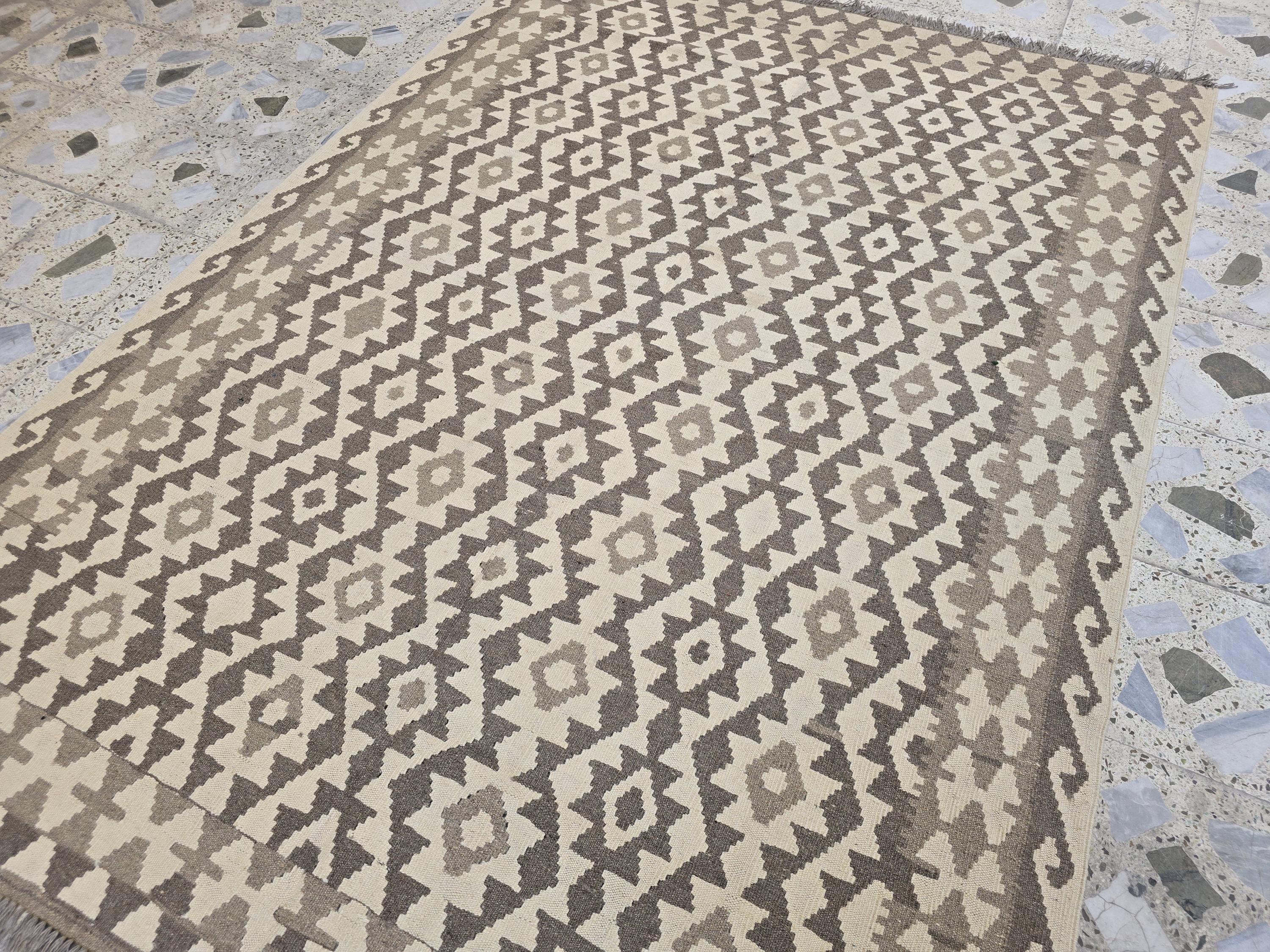 6x8ft, Vintage Kilim Rug – Handwoven Tribal Wool Flatweave in Neutral Beige & Brown –Boho Living Room Rug, Large Area Decor, Collectible Rug
