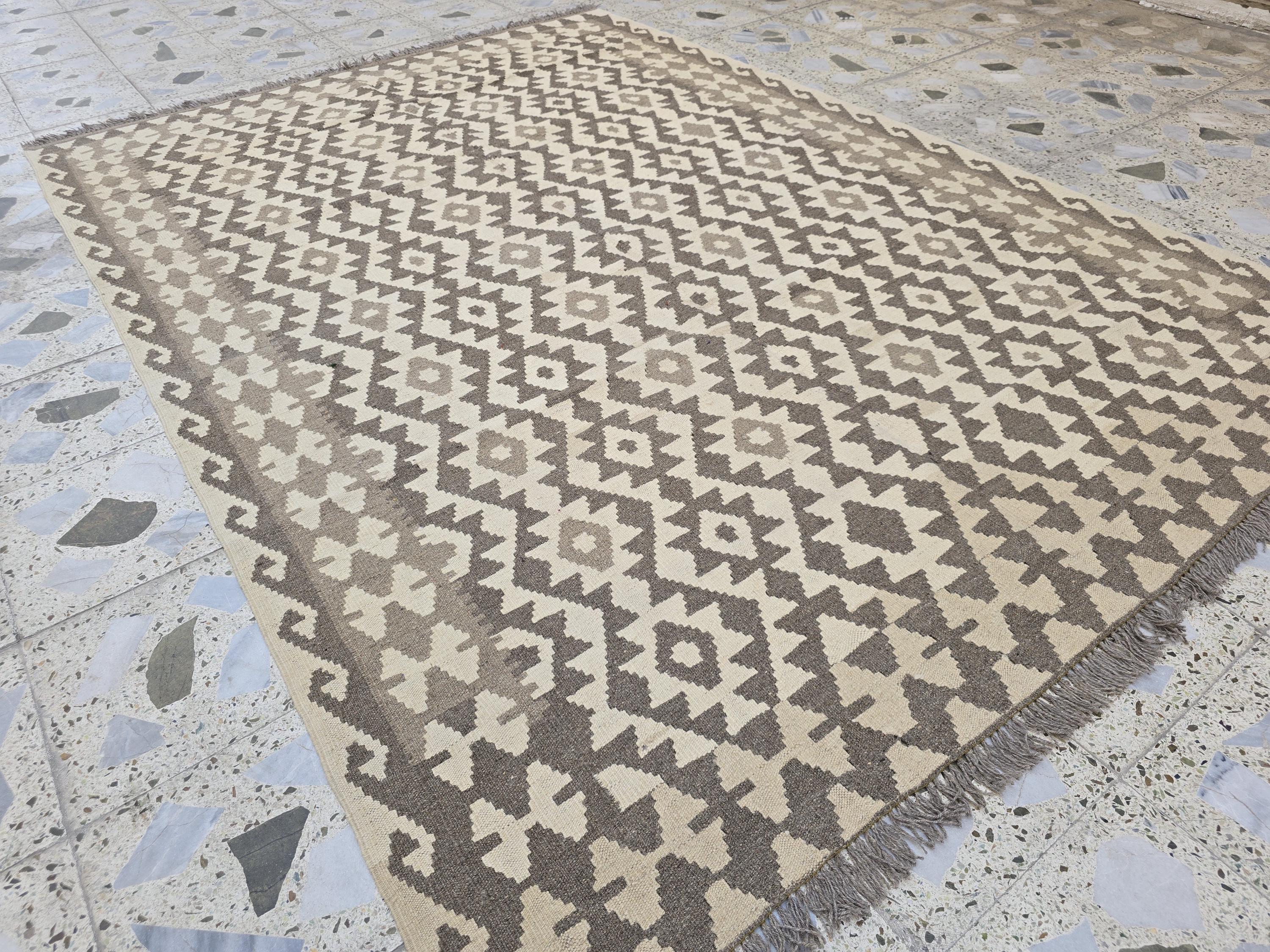 6x8ft, Vintage Kilim Rug – Handwoven Tribal Wool Flatweave in Neutral Beige & Brown –Boho Living Room Rug, Large Area Decor, Collectible Rug