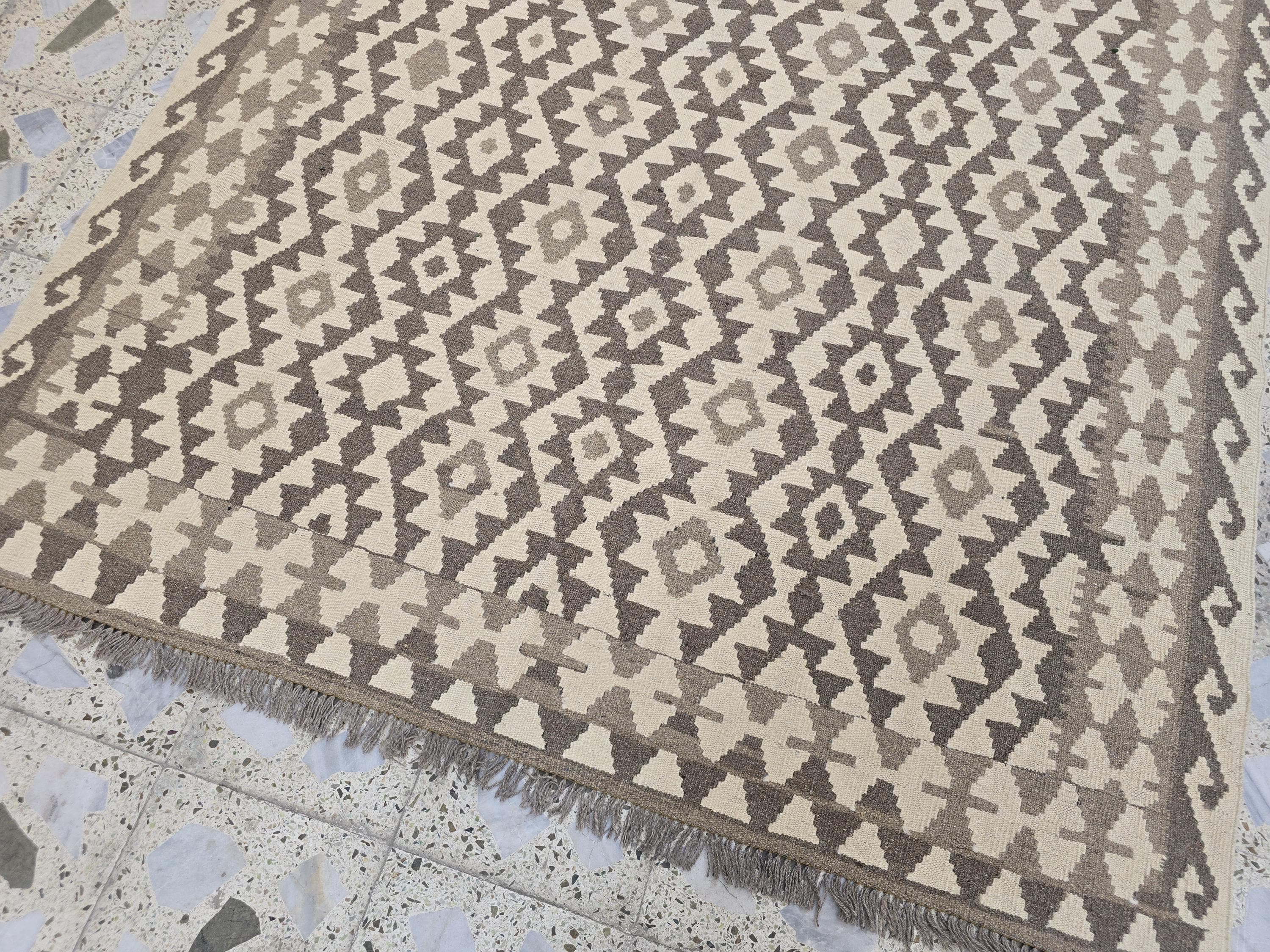 6x8ft, Vintage Kilim Rug – Handwoven Tribal Wool Flatweave in Neutral Beige & Brown –Boho Living Room Rug, Large Area Decor, Collectible Rug