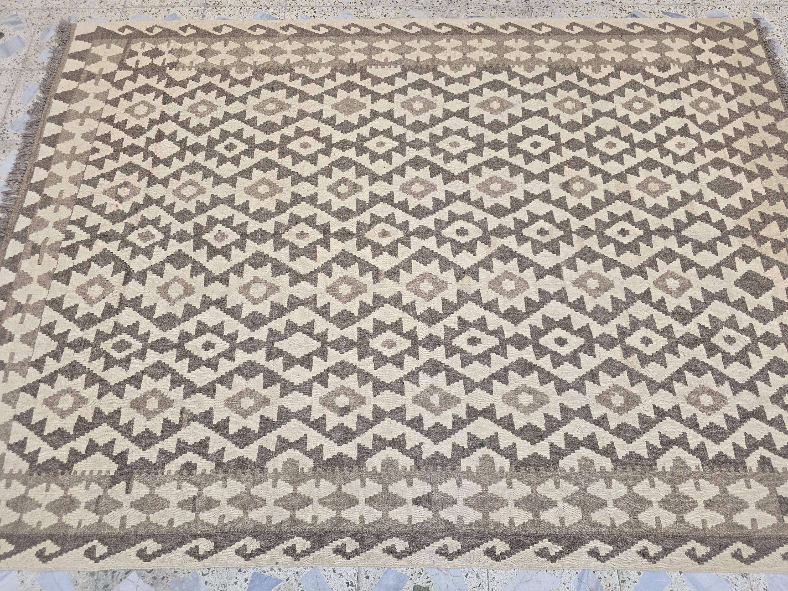 6x8ft, Vintage Kilim Rug – Handwoven Tribal Wool Flatweave in Neutral Beige & Brown –Boho Living Room Rug, Large Area Decor, Collectible Rug