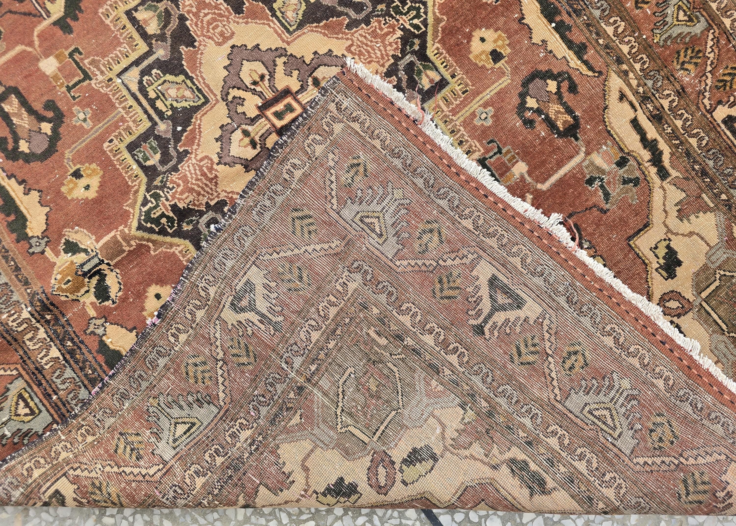Vintage Heriz-Style Persian Rug – 5.3x3.5 ft – Handwoven Wool Rug in Rust, Beige & Black, Tribal Medallion Design, Boho Home Decor