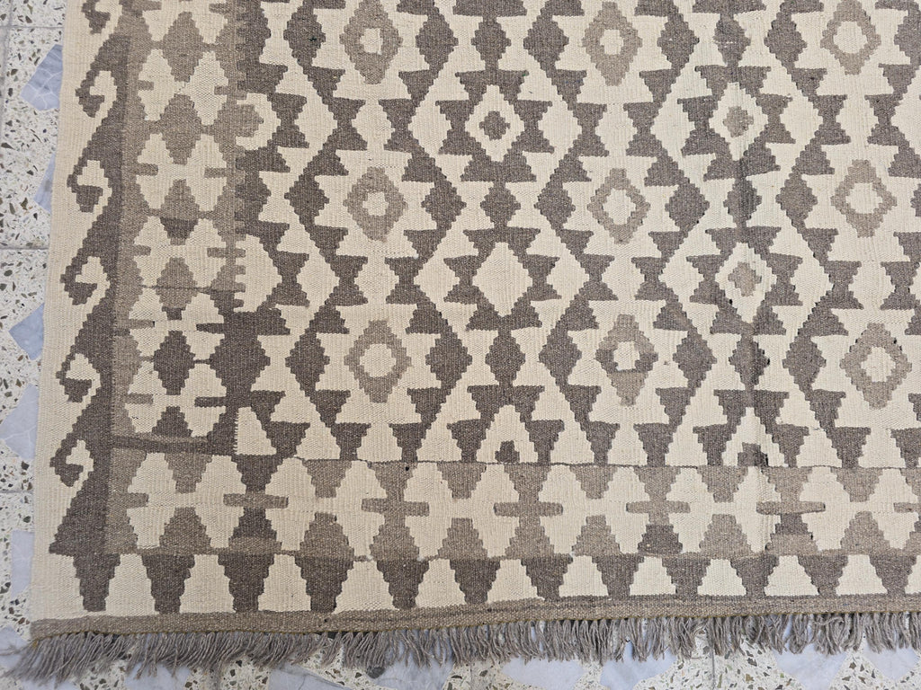 6x8ft, Vintage Kilim Rug – Handwoven Tribal Wool Flatweave in Neutral Beige & Brown –Boho Living Room Rug, Large Area Decor, Collectible Rug