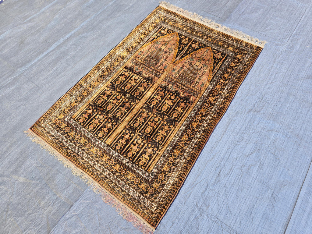 Silk Antique Prayer Rug 4×5 ft – Rare Vintage Handwoven Carpet