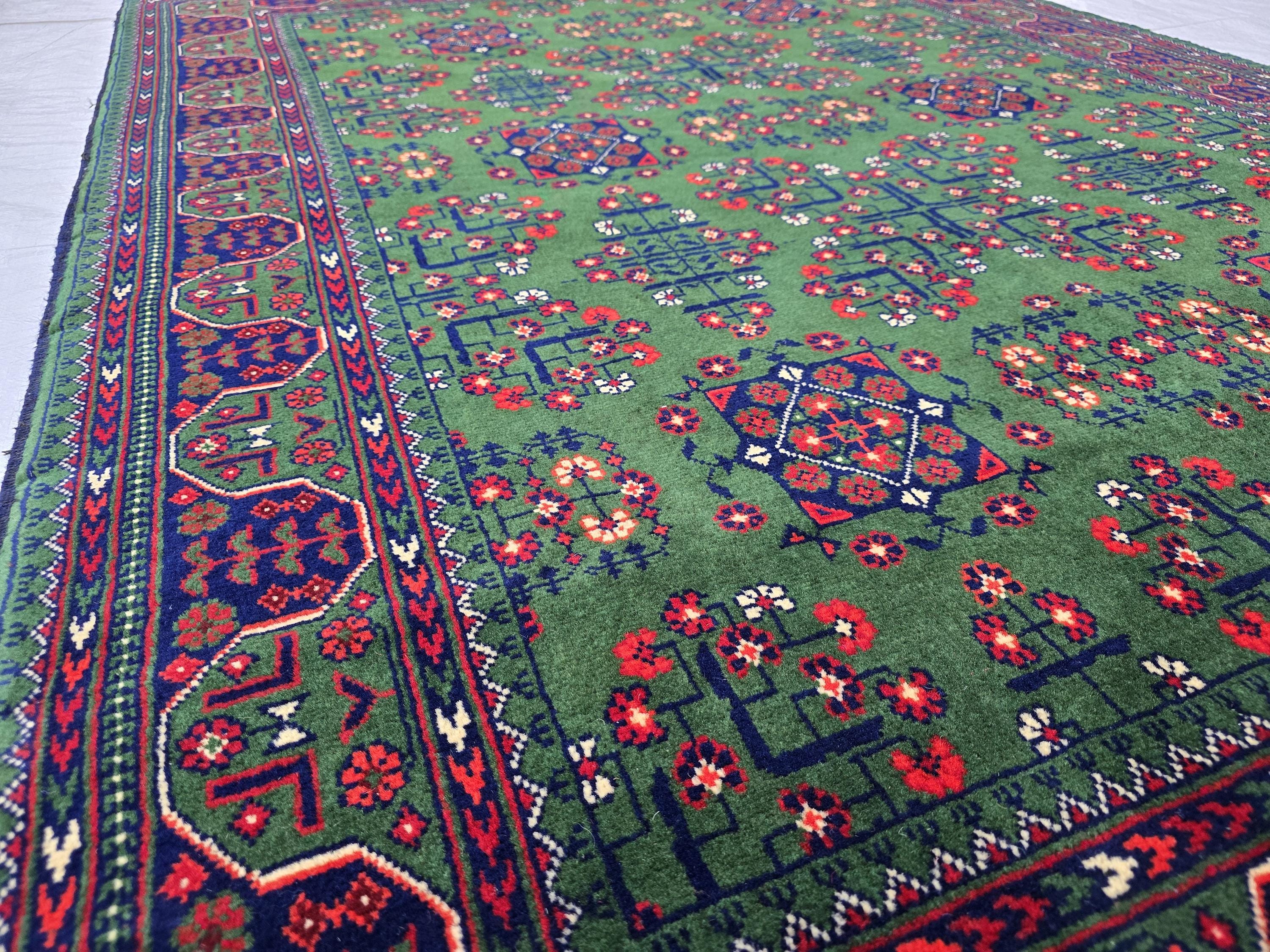 Green Bukhara 5x7 Ft Rug, Handmade Geometric Wool Carpet for Living Room