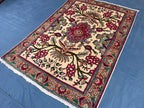 Vintage Hand-Knotted Wool Rug – Floral Medallion Oriental Design (3.3 x 4.9 ft)