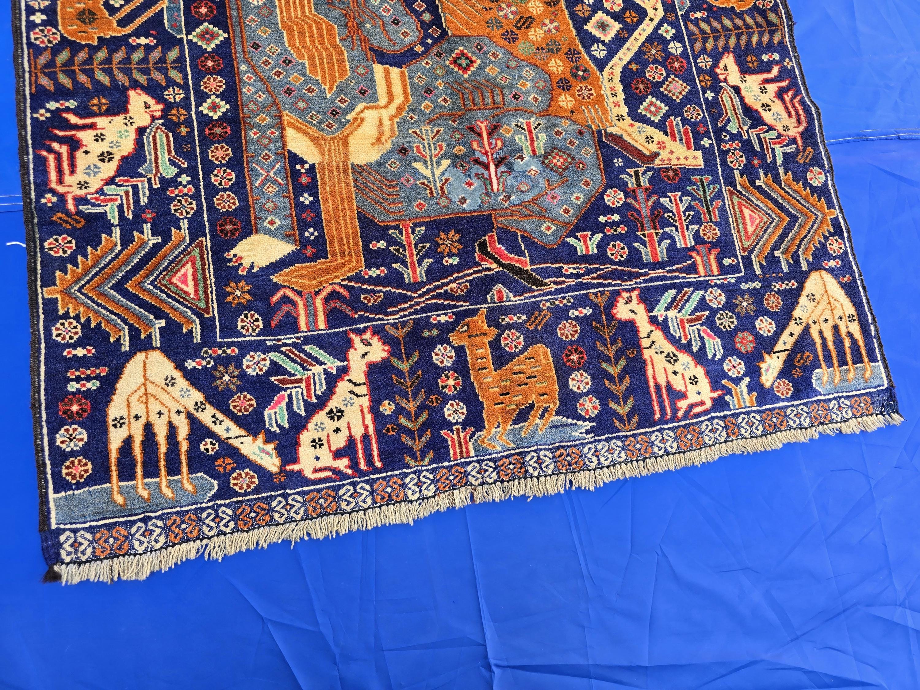 Decorative Tribal Area Rug with Romeo juliet Figure Motif – 3'6" x 6'5 ft - Boho Home Decor