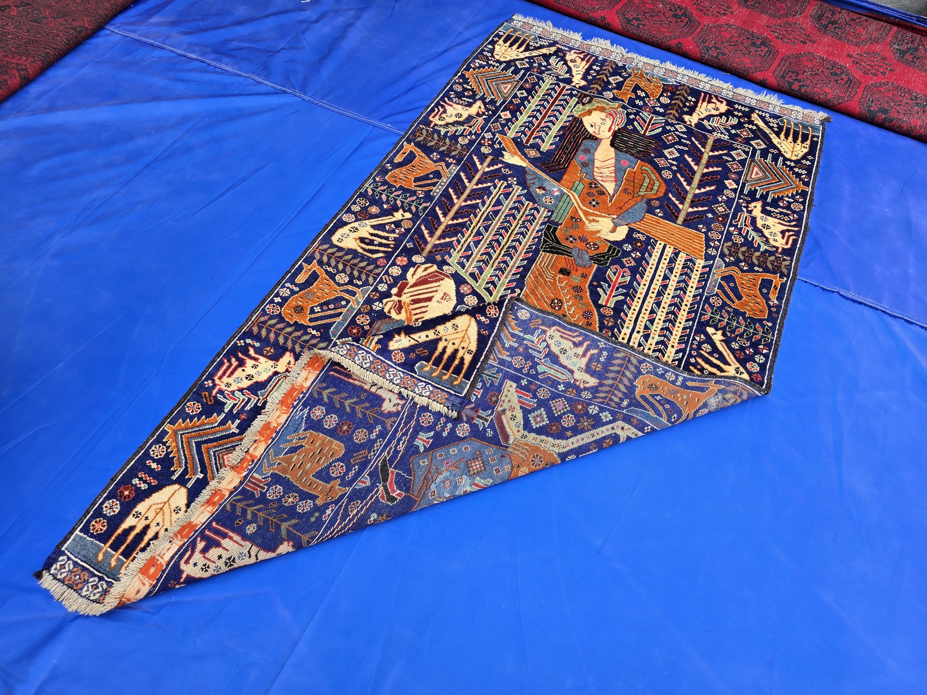 Decorative Tribal Area Rug with Romeo juliet Figure Motif – 3'6" x 6'5 ft - Boho Home Decor