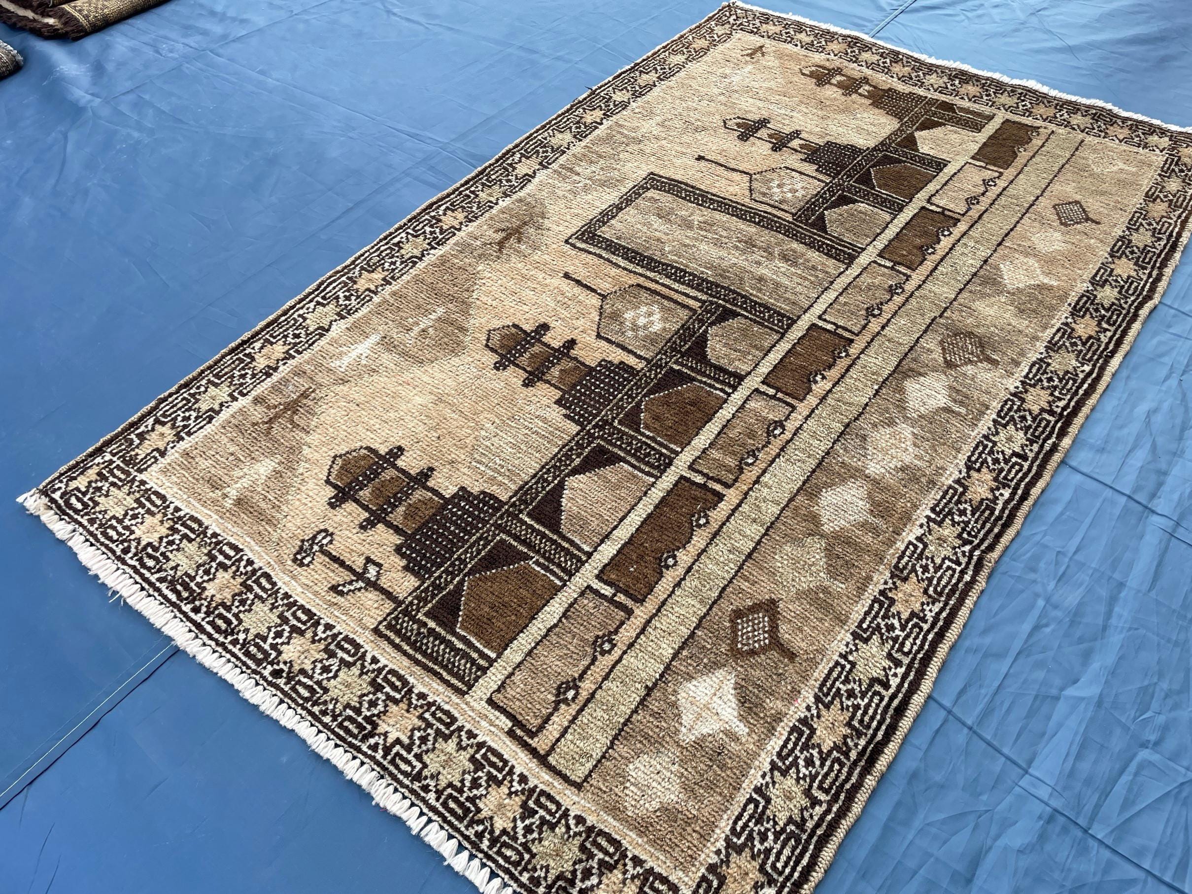 3x5 ft Vintage Baluchi Pictorial Wool Handmade Accent Rug