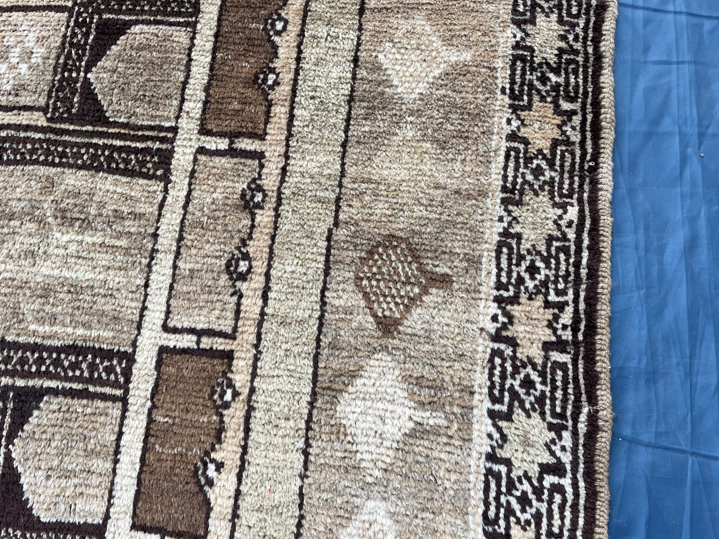 3x5 ft Vintage Baluchi Pictorial Wool Handmade Accent Rug
