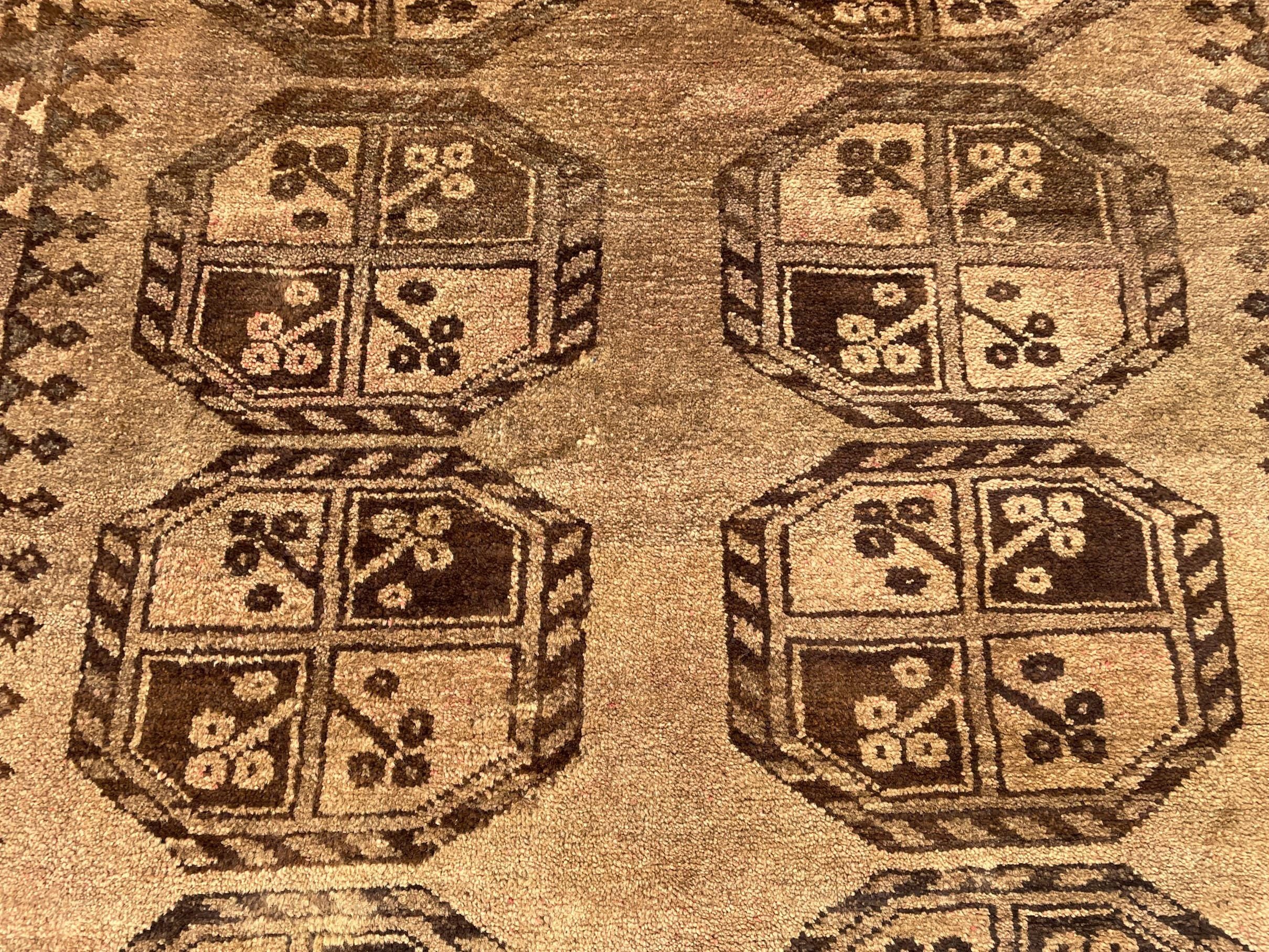 Antique Handwoven Filpie Geometric Tribal Rug - Bedroom Decor - 5.11 x 4.4 ft