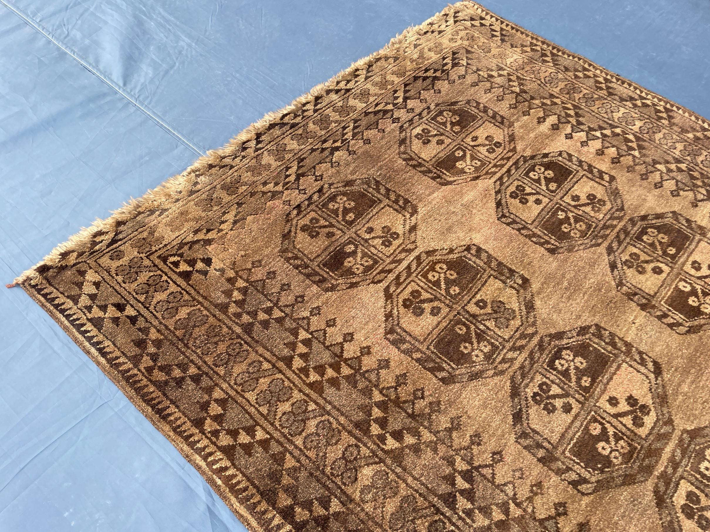 Antique Handwoven Filpie Geometric Tribal Rug - Bedroom Decor - 5.11 x 4.4 ft