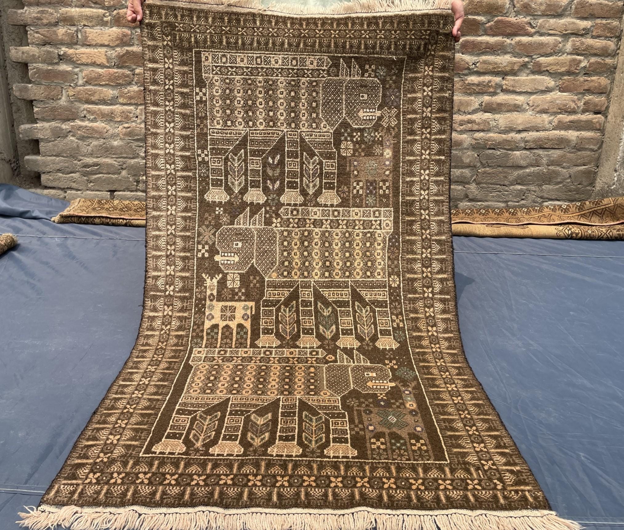 Vintage Pictorial Baluchi Handmade Wool Tribal Carpet - Rug for Living Room - 3x5 ft