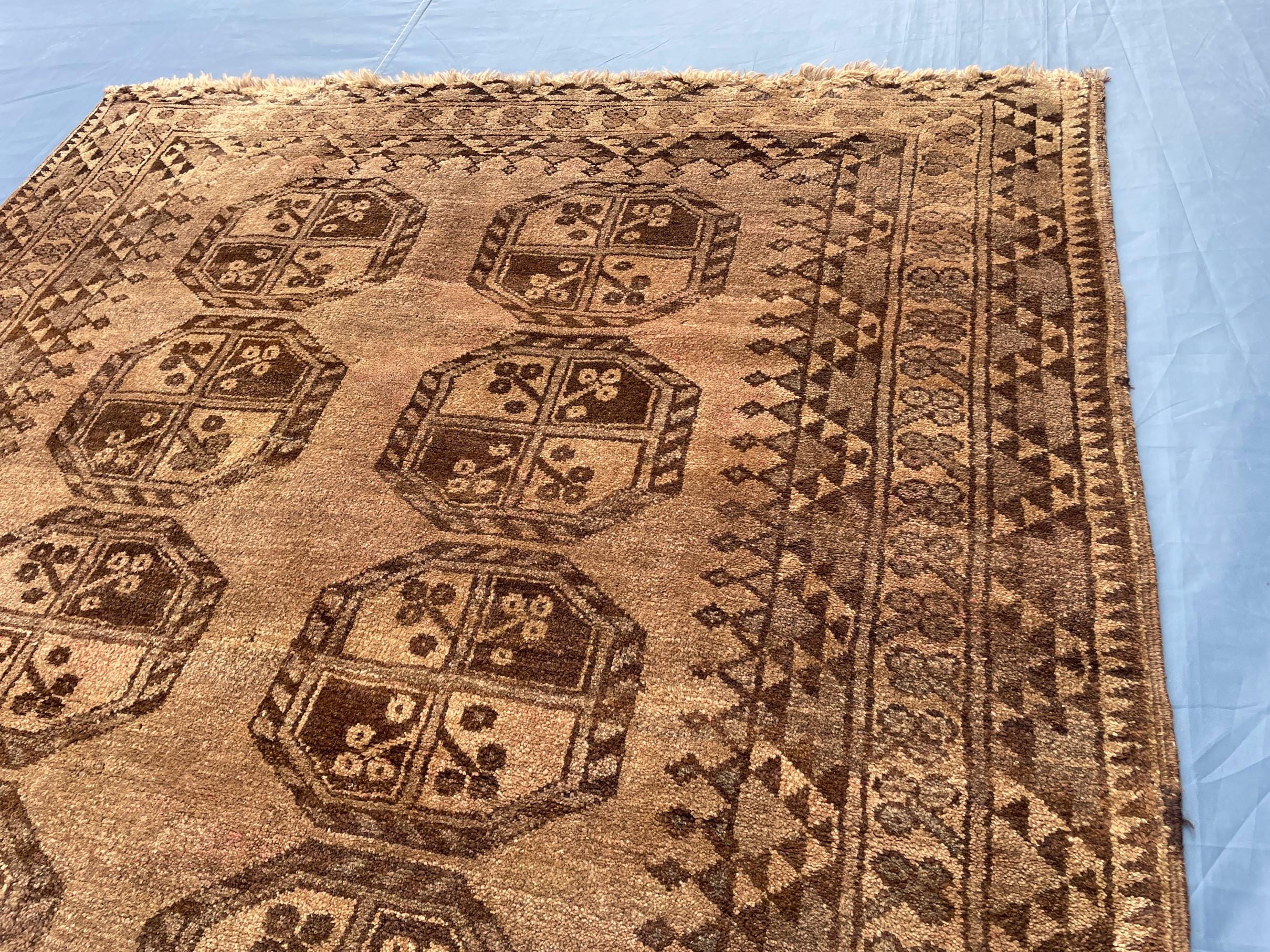 Antique Handwoven Filpie Geometric Tribal Rug - Bedroom Decor - 5.11 x 4.4 ft