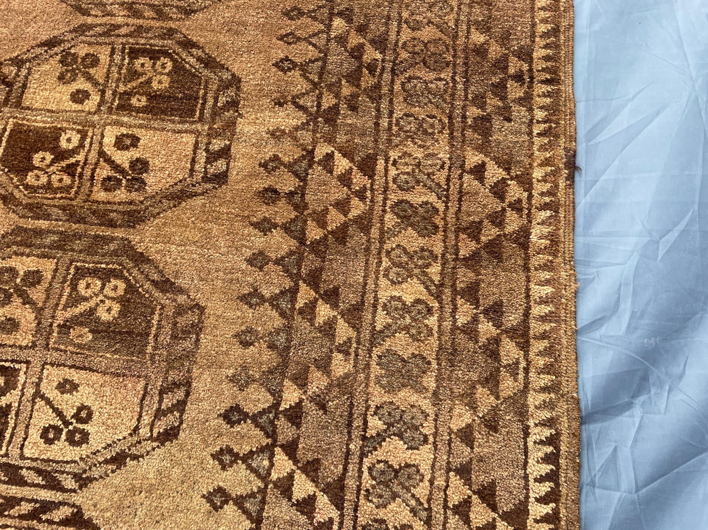 Antique Handwoven Filpie Geometric Tribal Rug - Bedroom Decor - 5.11 x 4.4 ft